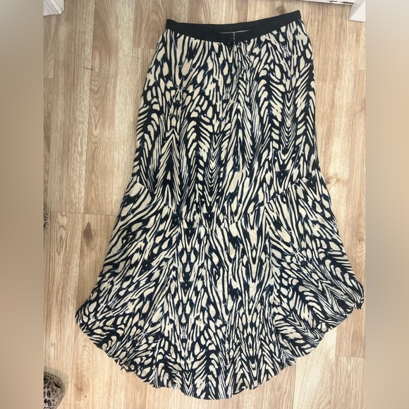 Anthropologie Liefsdottir Silk Monarch Butterfly High-Low Midi Skirt – Size 4 - Picture 4 of 6